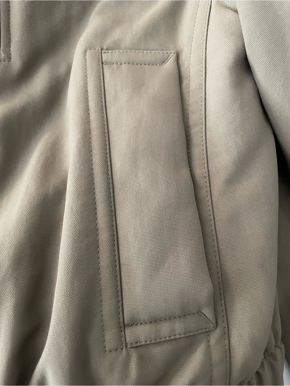 $500 Vince Lightweight Bomber Jacket in light army green size xs - Picture 10 of 12